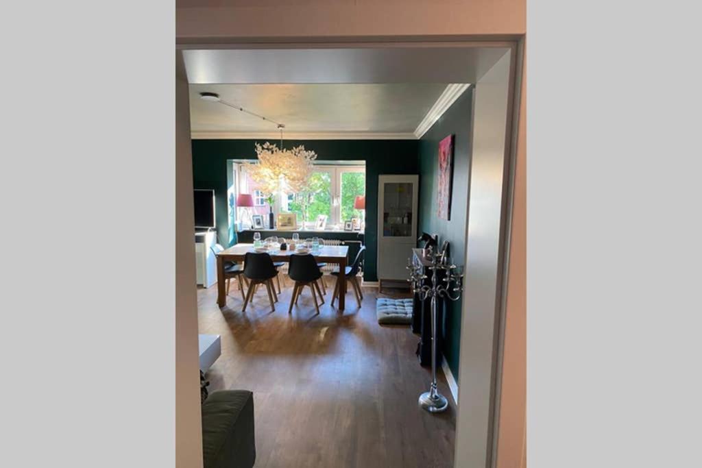 Foerdestyle, Stilvolle Wohnung In Zentraler Lage Kiel Esterno foto